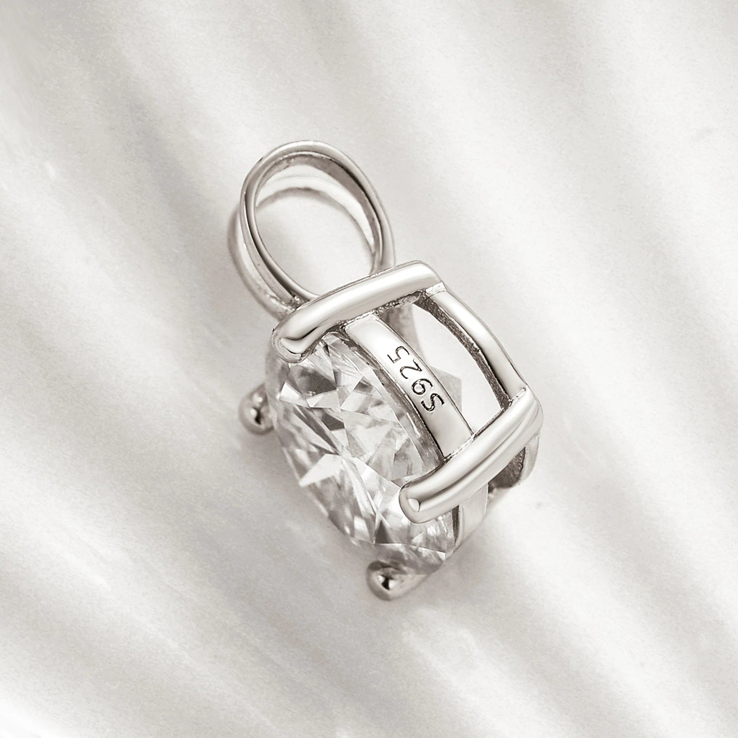 Moissanite Single Diamond Pendant - Drip Culture Jewelry