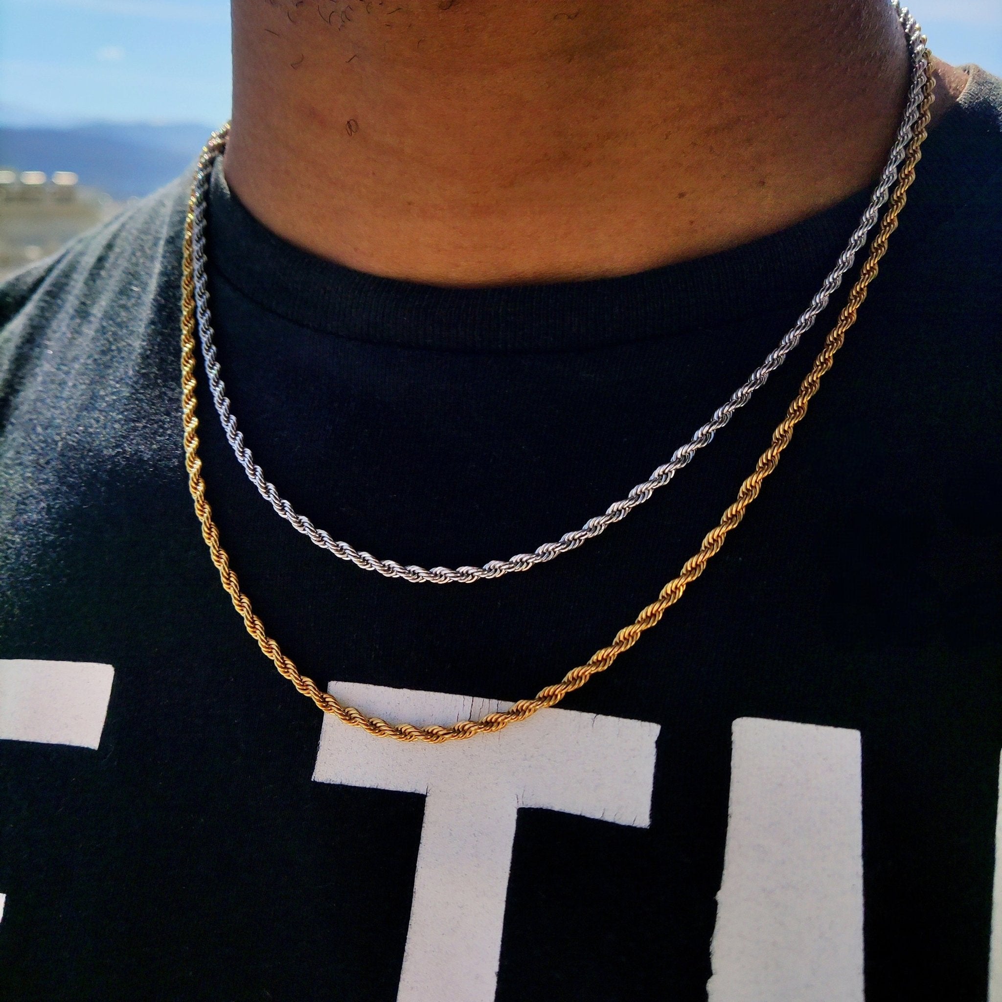 Mens 18k Gold Rope Chain Necklace